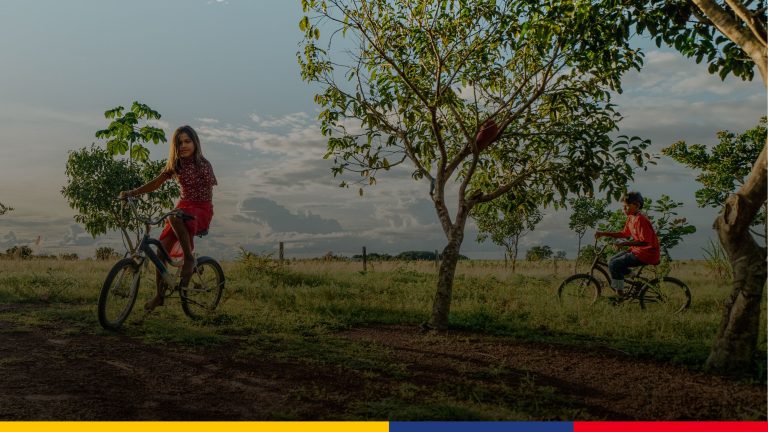 Este especial pretende aportar elementos para una reflexión crítica sobre la necesidad de adoptar medidas integrales, diferenciales y sostenibles, que garanticen los derechos de las niñas, niños y adolescentes y el acceso a mecanismos de reparación integral.